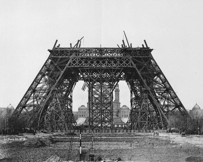 Construction_tour_eiffel3